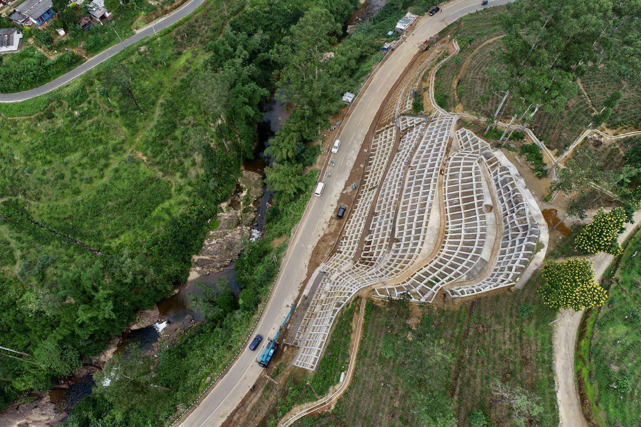 Landslide Mitigation on Hatton Maskeliya - Delhouse Road - RR Construction Sri Lanka